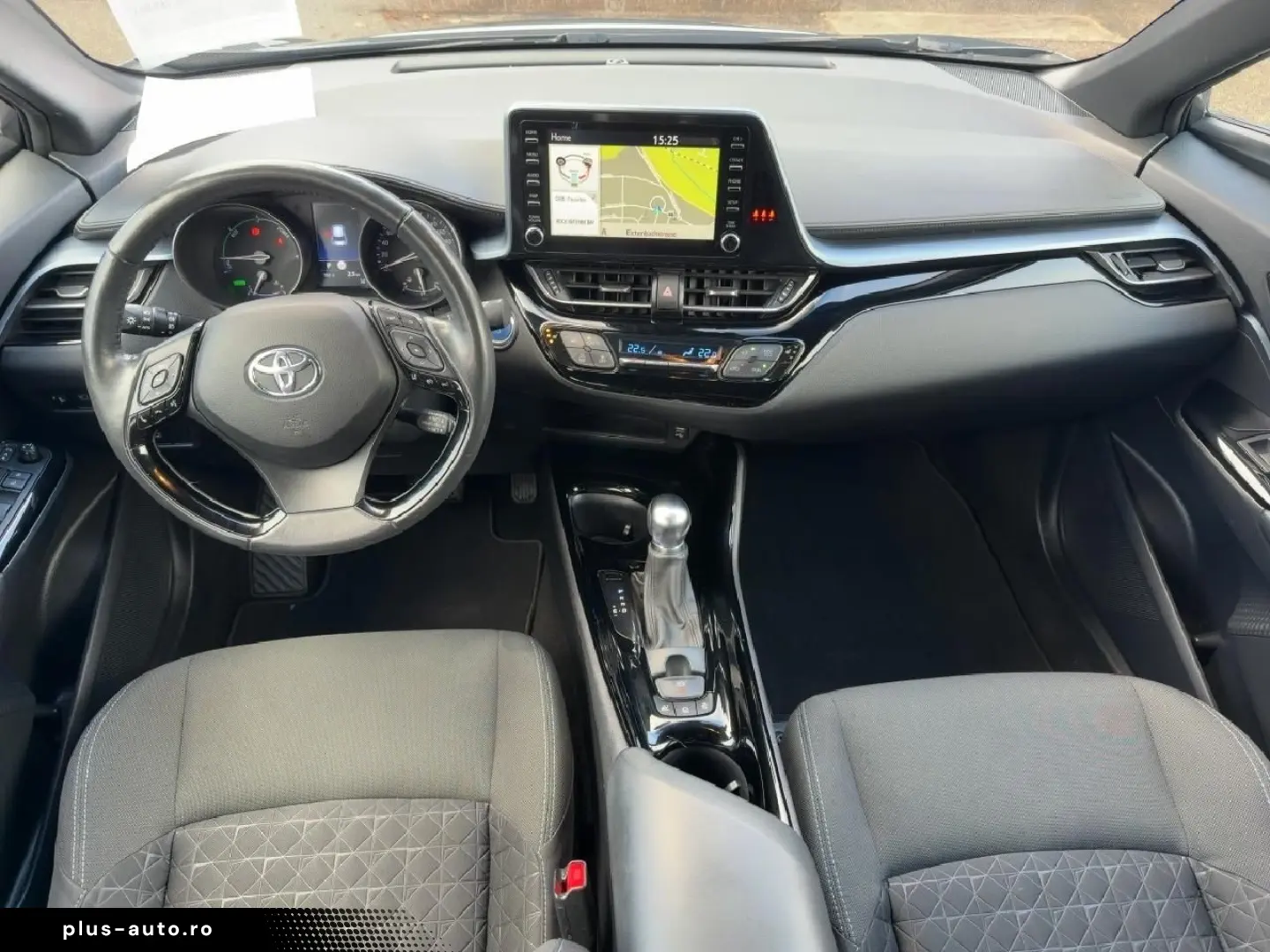 TOYOTA C-HR 2 0 Hybrid Team D