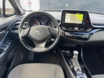 TOYOTA C-HR 2 0 Hybrid Team D