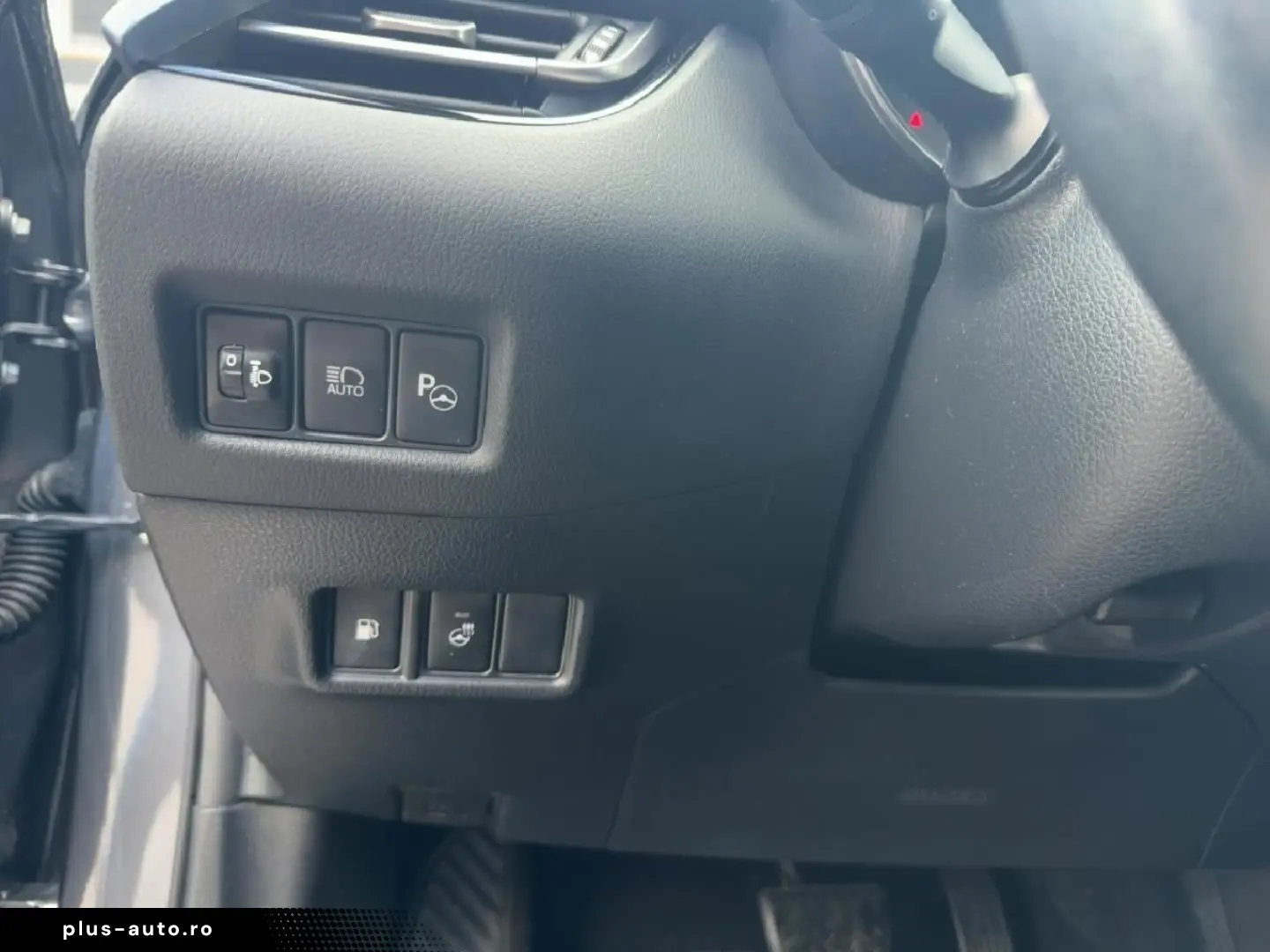 TOYOTA C-HR 2 0 Hybrid Team D