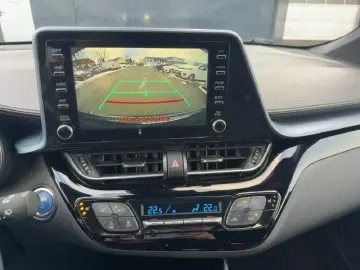 TOYOTA C-HR 2 0 Hybrid Team D