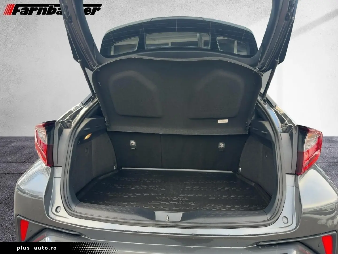 TOYOTA C-HR 2 0 Hybrid Team D