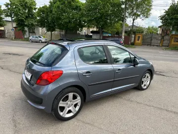 PEUGEOT 207   1 4 BENZINA