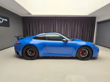 Porsche 911 Carrera 4 GTS Coupé  (992)
