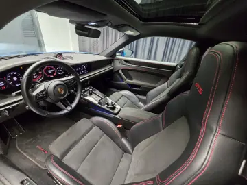 Porsche 911 Carrera 4 GTS Coupé  (992)