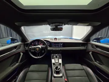 Porsche 911 Carrera 4 GTS Coupé  (992)