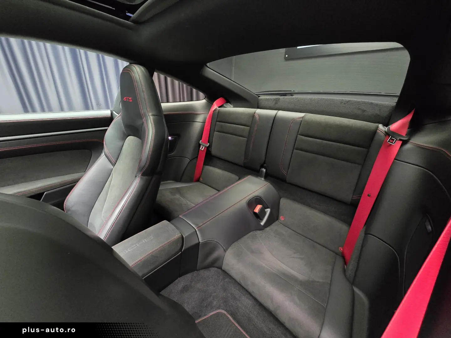 Porsche 911 Carrera 4 GTS Coupé  (992)