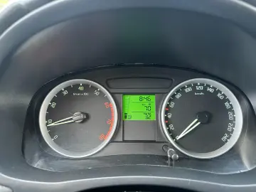 SKODA ROMSTER  1 4 MPI