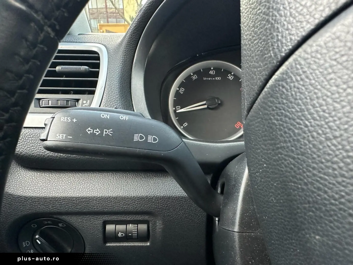 SKODA ROMSTER  1 4 MPI