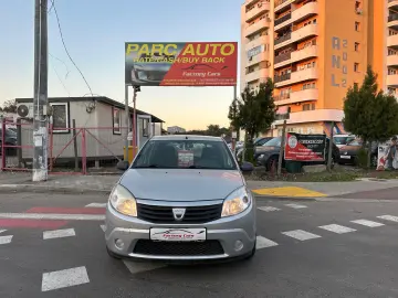 DACIA SANDERO   2011 BENZINA