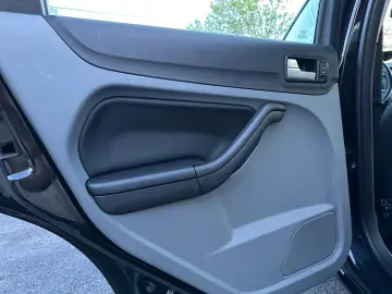 FORD FOCUS 1.8 Benzină