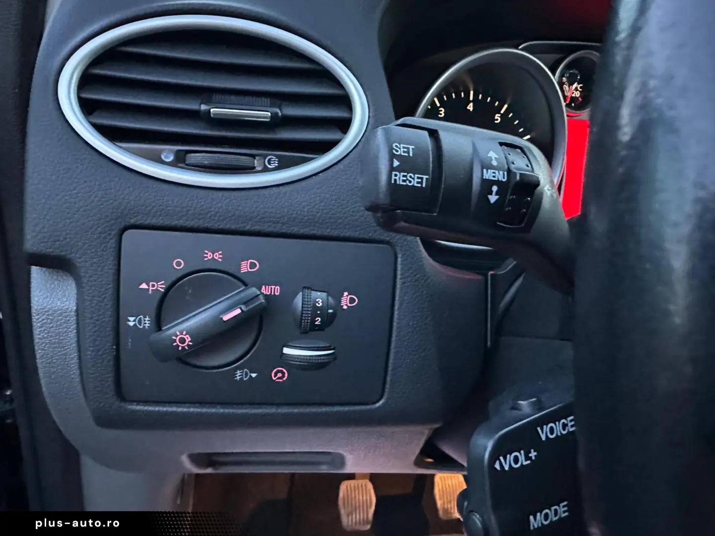 FORD FOCUS 1.8 Benzină