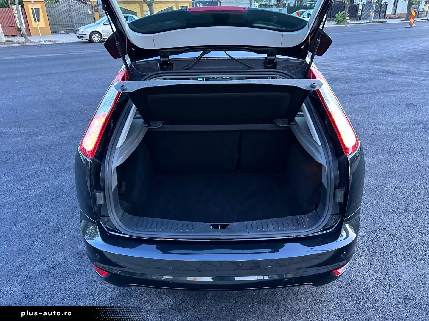 FORD FOCUS 1.8 Benzină