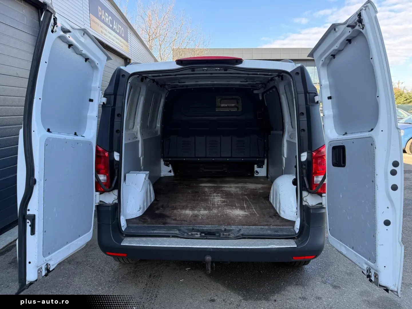 MERCEDES-BENZ VITO     3 LOCURI