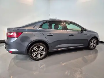 RENAULT MEGANE 1.3 TCe 140CP Intens