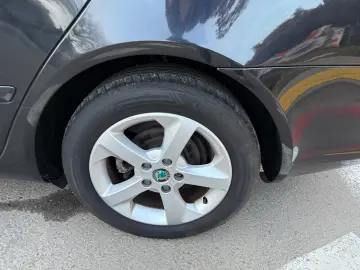 Skoda Octavia   An 2012  1 6 D