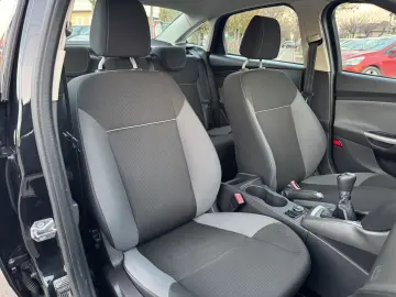 Ford Focus   An 2012  1 6 Benzina (Clasic)