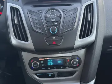 Ford Focus   An 2012  1 6 Benzina (Clasic)