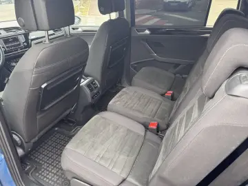 VW Touran   2016  cutie automată  7 Locuri