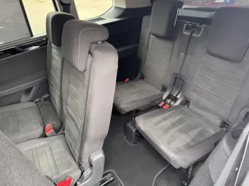 VW Touran   2016  cutie automată  7 Locuri