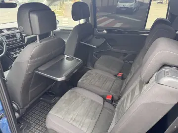 VW Touran   2016  cutie automată  7 Locuri