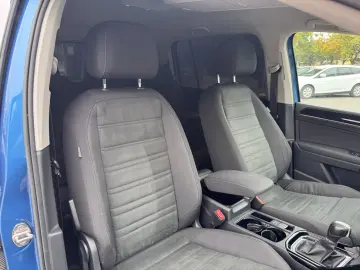 VW Touran   2016  cutie automată  7 Locuri