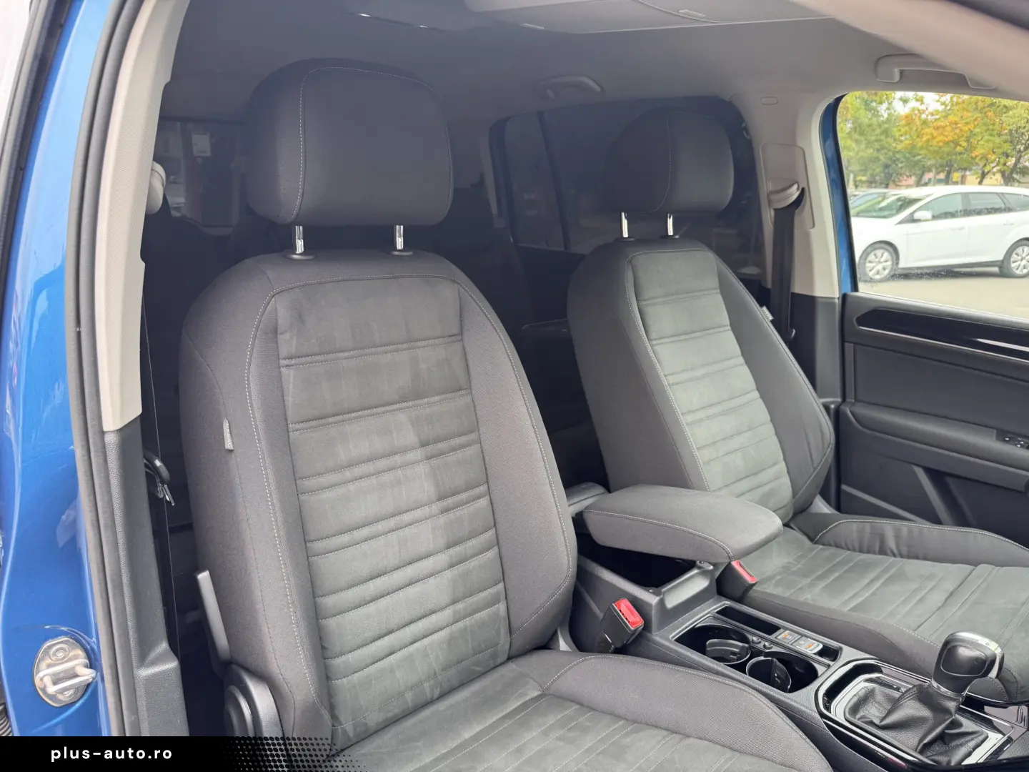 VW Touran   2016  cutie automată  7 Locuri