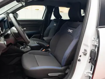 Dacia Duster 1.6 140HP Hybrid 4x2 Journey