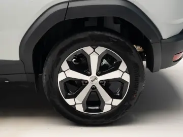 Dacia Duster 1.6 140HP Hybrid 4x2 Journey