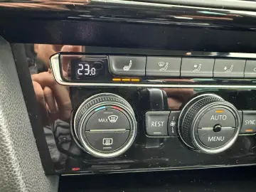 VW Passat   Cutie Automată  An 2015