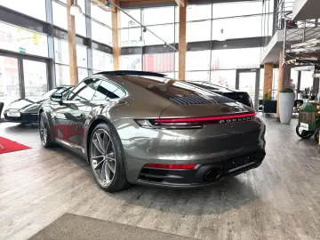 PORSCHE 992 911 Carrera 4S ACC Pano Bose Sport-Abgas 1HD