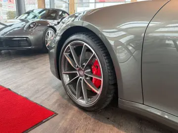 PORSCHE 992 911 Carrera 4S ACC Pano Bose Sport-Abgas 1HD