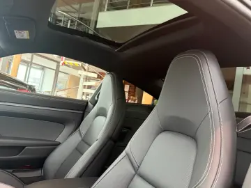 PORSCHE 992 911 Carrera 4S ACC Pano Bose Sport-Abgas 1HD