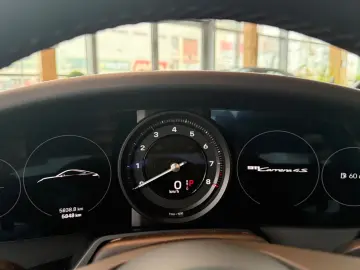 PORSCHE 992 911 Carrera 4S ACC Pano Bose Sport-Abgas 1HD