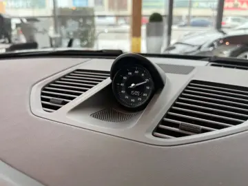 PORSCHE 992 911 Carrera 4S ACC Pano Bose Sport-Abgas 1HD