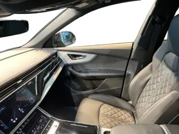 AUDI Q8 50 3.0 TDI quattro Fahrassist AHK Pano SHD