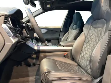 AUDI Q8 50 3.0 TDI quattro Fahrassist AHK Pano SHD
