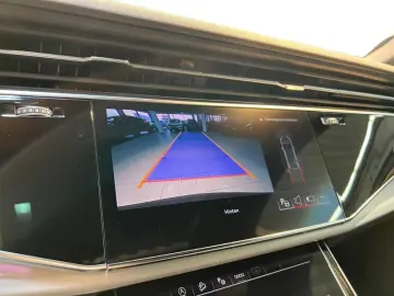 AUDI Q8 50 3.0 TDI quattro Fahrassist AHK Pano SHD