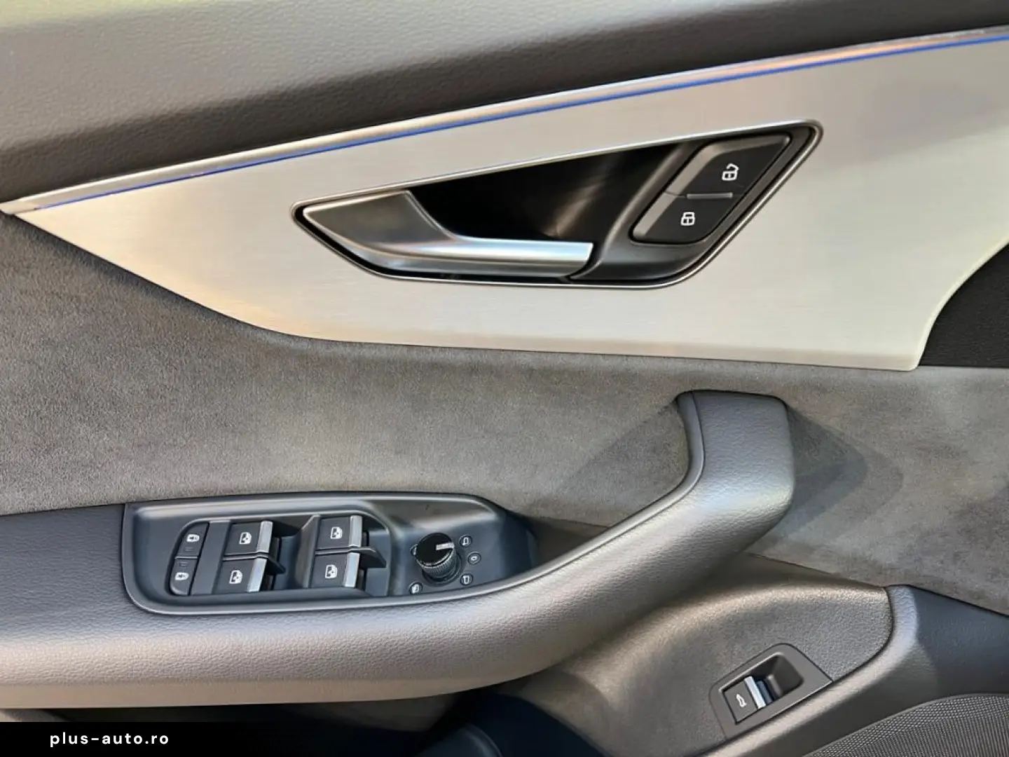 AUDI Q8 50 3.0 TDI quattro Fahrassist AHK Pano SHD