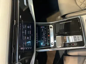 AUDI Q8 50 3.0 TDI quattro Fahrassist AHK Pano SHD