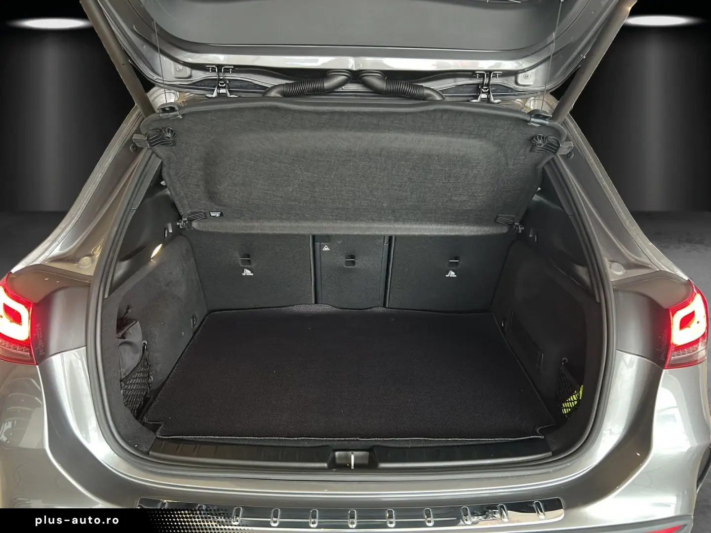 MERCEDES-BENZ GLA 45 S AMG Perf.Sitze DISTRO Massage&hellip;