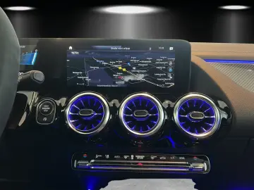 MERCEDES-BENZ GLA 45 S AMG Perf.Sitze DISTRO Massage&hellip;