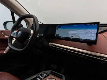 BMW iX xD50 360 H K DAB ACC SoftCl Komfort 21Zoll