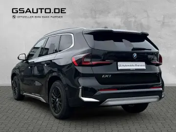 BMW iX1 xDrive30 PANO ACC 360 LederSportstz HUD H&K