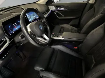 BMW iX1 xDrive30 PANO ACC 360 LederSportstz HUD H&K