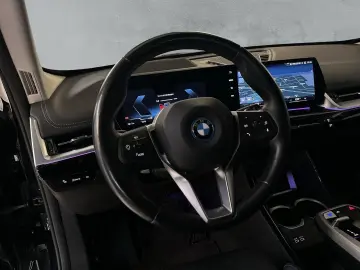 BMW iX1 xDrive30 PANO ACC 360 LederSportstz HUD H&K