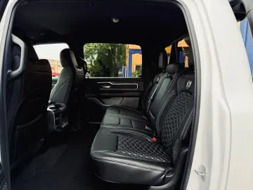 DODGE V8 OFFROAD LIFT BÜGEL LED 4X4 NAVI AHK GARANTIE