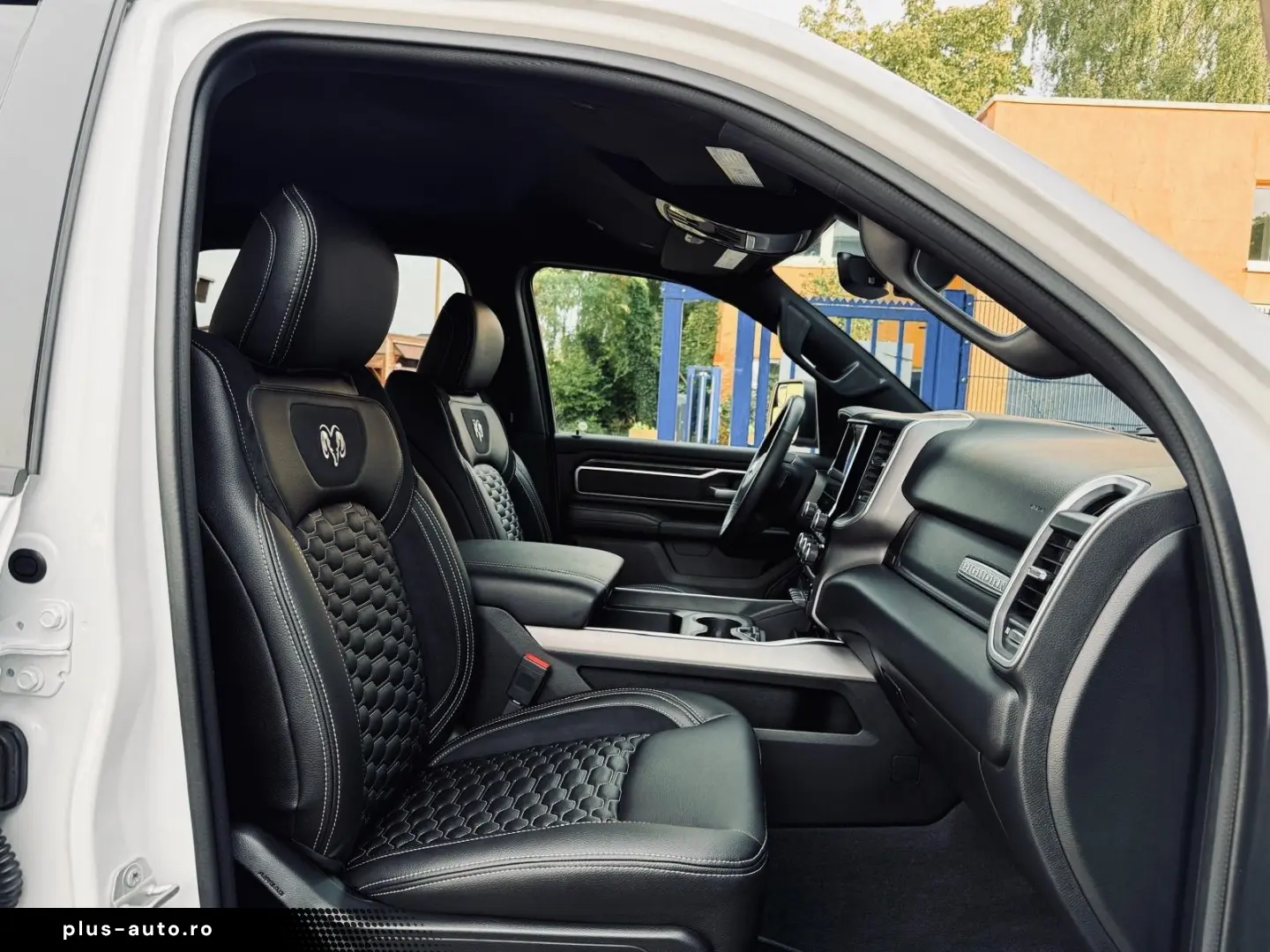 DODGE V8 OFFROAD LIFT BÜGEL LED 4X4 NAVI AHK GARANTIE