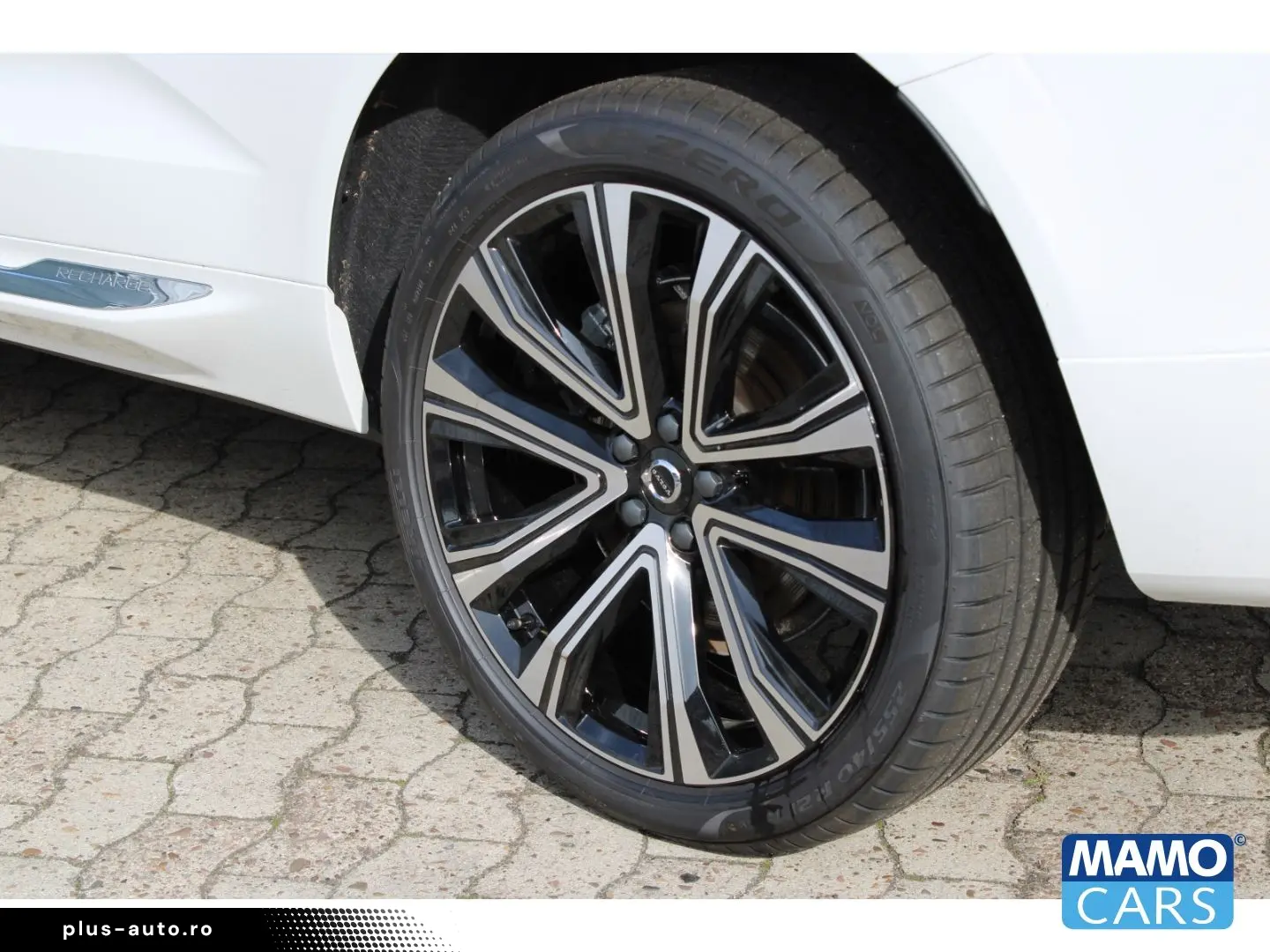 VOLVO XC60 T8 AWD Plus Bright Recharge 360CAM ACC PANO