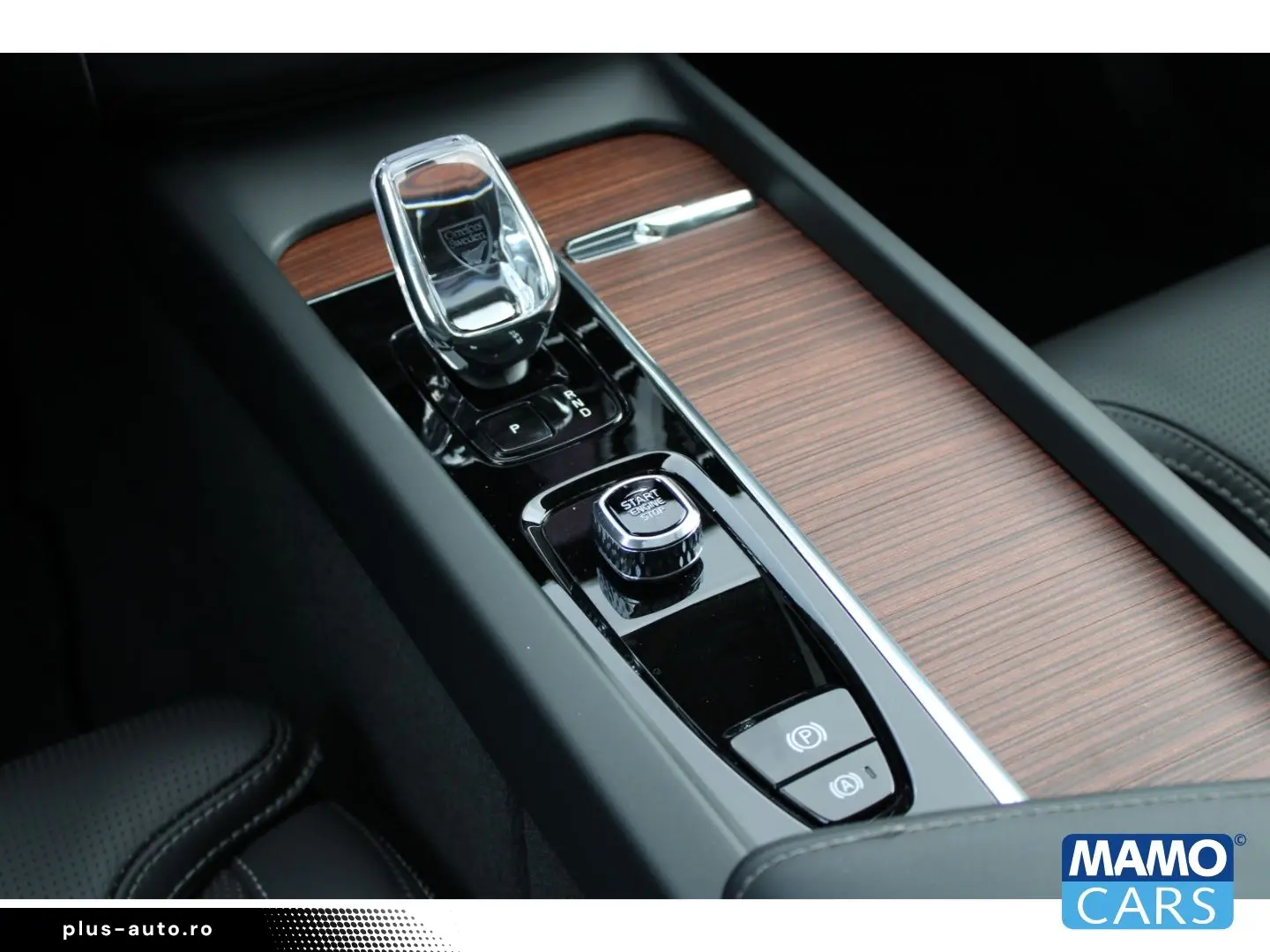 VOLVO XC60 T8 AWD Plus Bright Recharge 360CAM ACC PANO