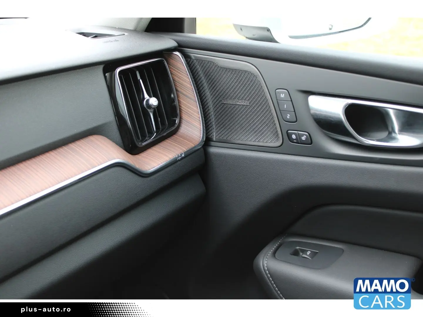 VOLVO XC60 T8 AWD Plus Bright Recharge 360CAM ACC PANO